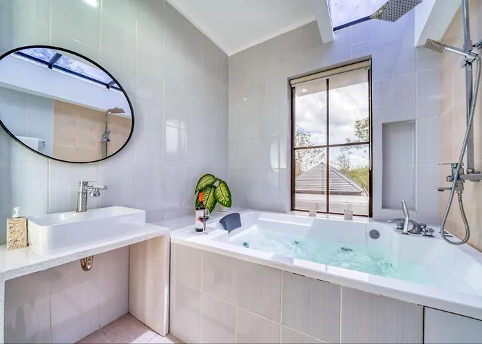 Apartment Royal Arkadia Bali, Modern Tropical