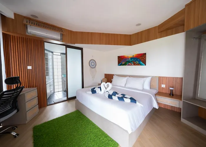 Royal Arkadia Bali, Modern Tropical Apartment *