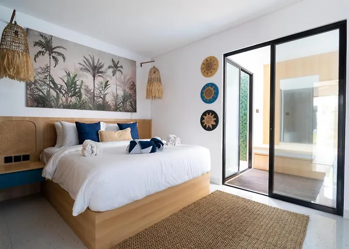 Royal Arkadia Bali, Modern Tropical Apartment *