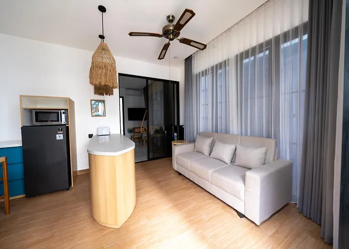 Royal Arkadia Bali, Modern Tropical Apartment *